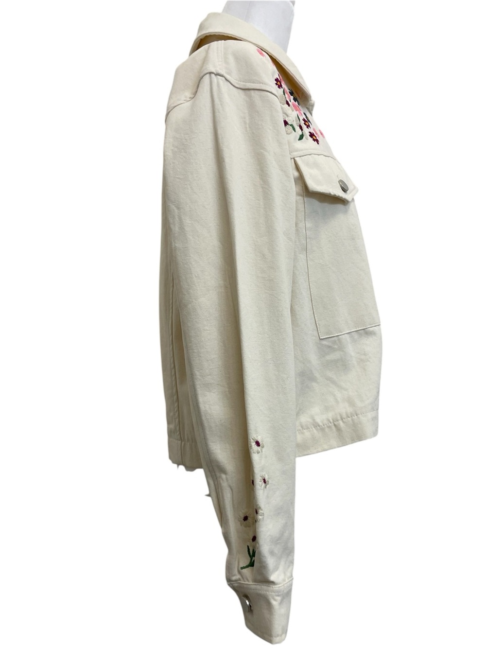 NEW Dolan Anthropologie Cream Floral Embroidered Denim Trucker Jacket - Picture 5 of 11